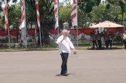 Tampil Santai, Basuki Hadimuljono Penuhi Panggilan Jokowi