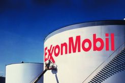 Exxon Dituding Menyesatkan Investor Soal Biaya Perubahan Iklim