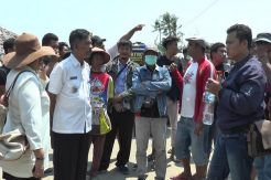 Protes Pencemaran, Warga Kendal Hadang Truk Sampah Masuk TPA Darupono