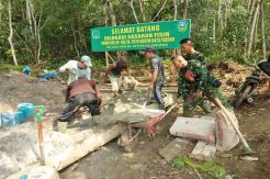 Satgas TMMD Selesaikan Jalan Rabat Beton di Titik Awal
