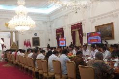 Sidang Kabinet Pertama, Ada yang Bersarung hingga Berbatik