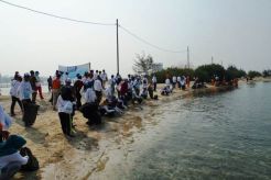 PHE Gelar Bersih-Bersih Pulau Untung Jawa dan Pulau Lancang