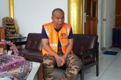 Dikhianati, Pria Ini Perintahkan Siram Air Keras ke Istri Muda