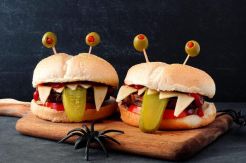 5 Makanan Super Seram Halloween, Buatnya Mudah Kok!
