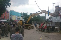 Penggusuran 128 Kios Pedagang di Pasar Induk Jodoh Ricuh