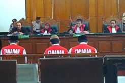 Bakar Polsek Tambelangan, Tiga Terdakwa Dituntut 7 Tahun Penjara