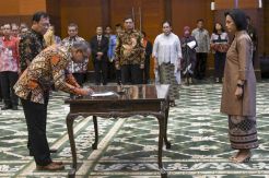 Sri Mulyani Minta Suryo Utomo Fokus Kejar Target Penerimaan Negara