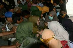 Mahasiswa Demo Tuntut Ketua DPRD Padangsidimpuan Mundur