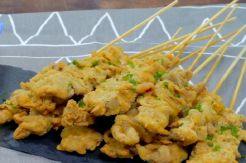 Sate Usus Saus Asam Pedas yang Enak Banget!