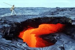 Horor, Pria Hawaii Tewas Jatuh ke Tabung Lava di Kebunnya