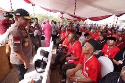 Ratusan Orang Ikuti Operasi Katarak Gratis yang Diadakan Polda Kepri