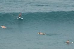 Gulungan Pantai Ekas Lombok Mulai Dilirik Peselancar dan Wisatawan