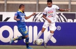 Hujan Gol, Persib Tuntaskan Dendam atas Arema