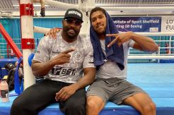Derek Chisora Puji Fisik...