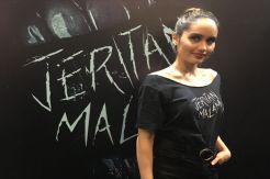 Cinta Laura Raih Penghargaan...