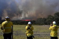 Angin Kencang Disertai Petir, Kebakaran Australia Kian Brutal