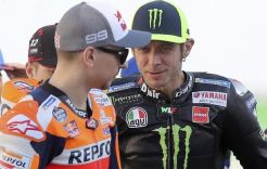 Valentino Rossi Kecewa Lorenzo Tergesa-gesa Umumkan Pensiun