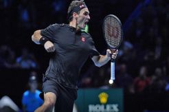 Tembus Semifinal Usai Sikat Djokovic, Roger Federer: Ini Ajaib!