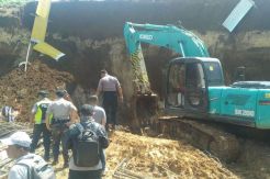 Polisi Selidiki Penyebab Longsor Proyek Double Track KA di Cigombong