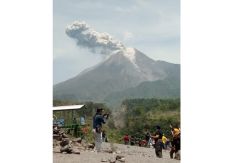 Merapi Kembali Erupsi, Lontarkan Awan Panas Setinggi 1.000 Meter