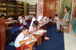 Kelas Terbakar, Siswa SDN Badang 2 Jombang Belajar di Perpustakaan