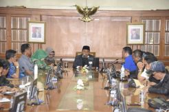 Terima Audiensi Buruh, Wagub Jabar: Pemprov Jabar Berusaha Berikan Keadilan