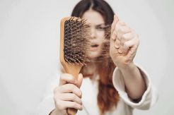 Begini Cara Mencegah Kerontokan Rambut Secara Alami