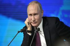 Teriak Mengaku Istri Putin, Wanita Ini Ditangkap Polisi Rusia