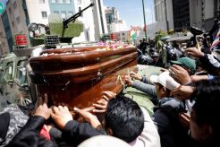 Pendukung Evo Morales Usung Peti Jenazah Demonstran yang Tewas