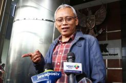 Ketimbang ADM, DPR Minta Mendagri Tuntaskan Persoalan E-KTP