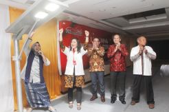 10.000 Lampu Panel Surya Terangi Pelosok Kalimantan Barat