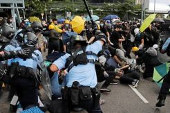 Hong Kong Membara, China Bangun Pusat Krisis
