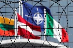 Stoltenberg: NATO Adalah Tameng Utama Hadang Ancaman Rusia