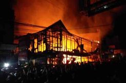 Begini Kepanikan Warga saat Kebakaran Ruko di Pasar Lama Panyabungan Madina