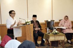 Menlu Dukung Peran Penting Perempuan dalam Proses Perdamaian di Afghanistan