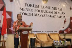 Berdialog dengan Tokoh...