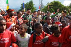 Panglima TNI dan Kapolri Hadiri Ibadah Natal Bersama Masyarakat Papua