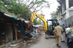 Tergusur Pembangunan Alun-Alun Kota Bogor, Ratusan Lapak PKL Dibongkar