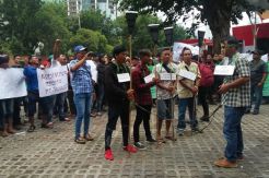 Ratusan Buruh Gelar Aksi Teatrikal, Tuntut KPK Perhatikan Nasib Mereka