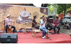 Menikmati Kopi, Musik dan Fashion Show di Festival Kopi Sidikalang