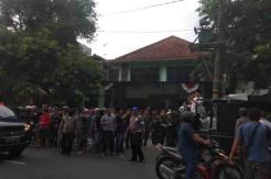 Dua Kelompok Massa Nyaris Bentrok di Depan Kantor PCNU Solo