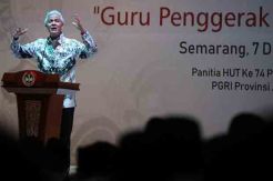 Ganjar Tegaskan Gaji Guru Tidak Boleh di Bawah Rp300.000