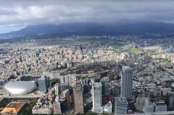 Mengagumi Kota Taipei dari Skyline 460 di Menara 101