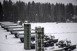 Rusia Akan Bentuk Kubah Antirudal di Arktik dengan S-400