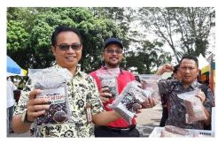 Kalbar Gencarkan Promosi Beras Kemasan Produksi Lokal