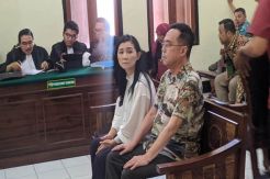 Bukti Pemalsuan Keterangan Pernikahan Henry- Iuneka Diungkap Hakim dan Jaksa