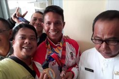 Ini Alasan Mengapa Peraih Emas SEA Games Pulang Naik Elf