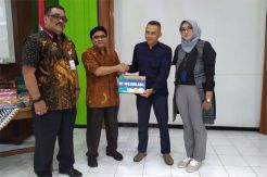 Dukung UMKM, Phapros Salurkan Rp1,2 Miliar Dana Kemitraan Tahap III/2019