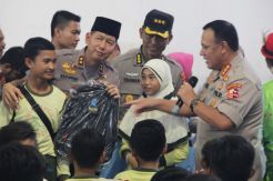 Peduli Masyarakat Kecil, Binmas Baharkam Polri Gelar Baksos