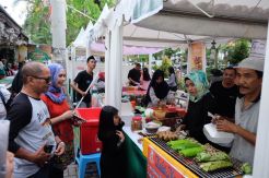 Sinergi 5 BUMN Berbagi di Perayaan Saraswati Probolinggo